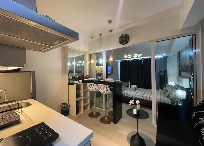 Davis Place Apartment *
