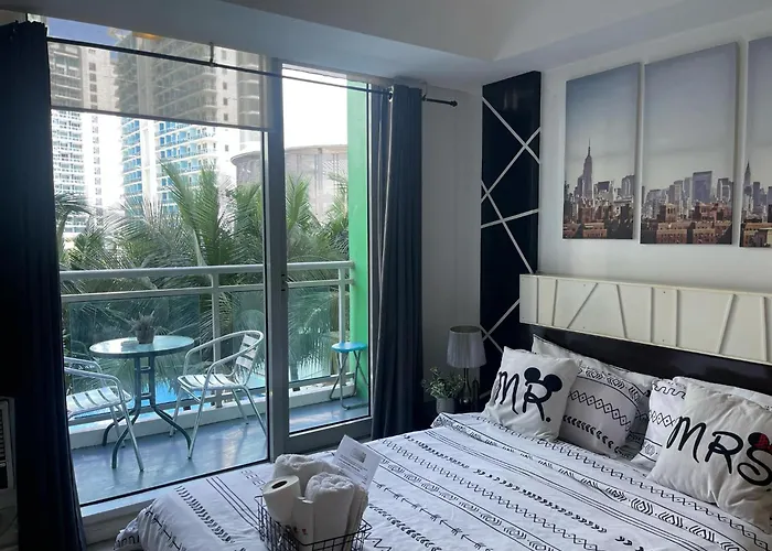 Davis Place Apartment *